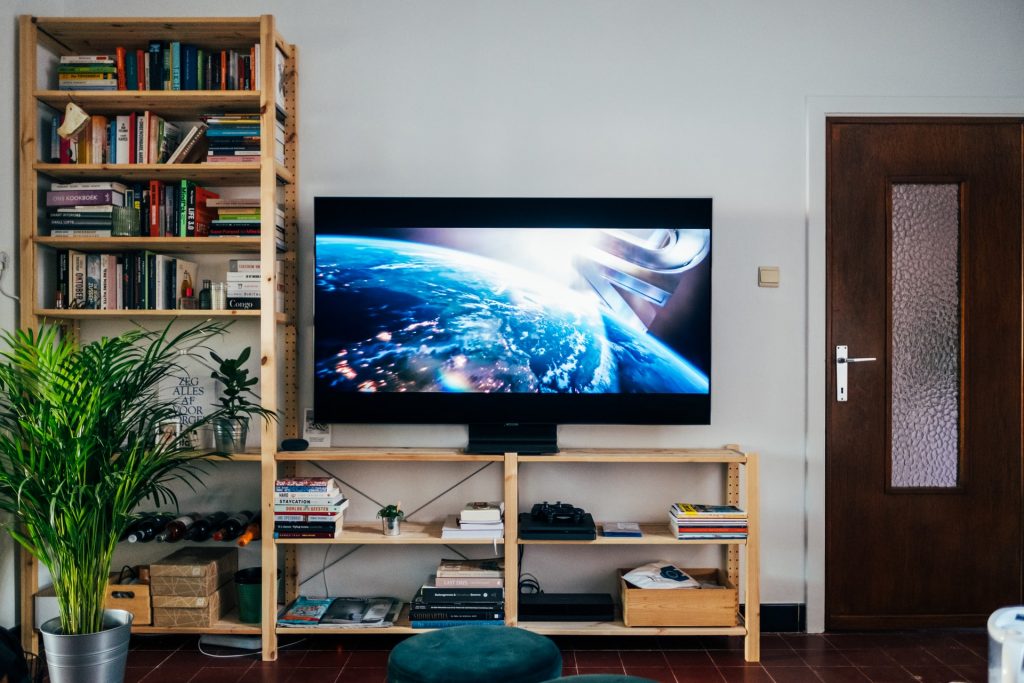 How to Create The Perfect TV Room + Top 5 TV’s List 